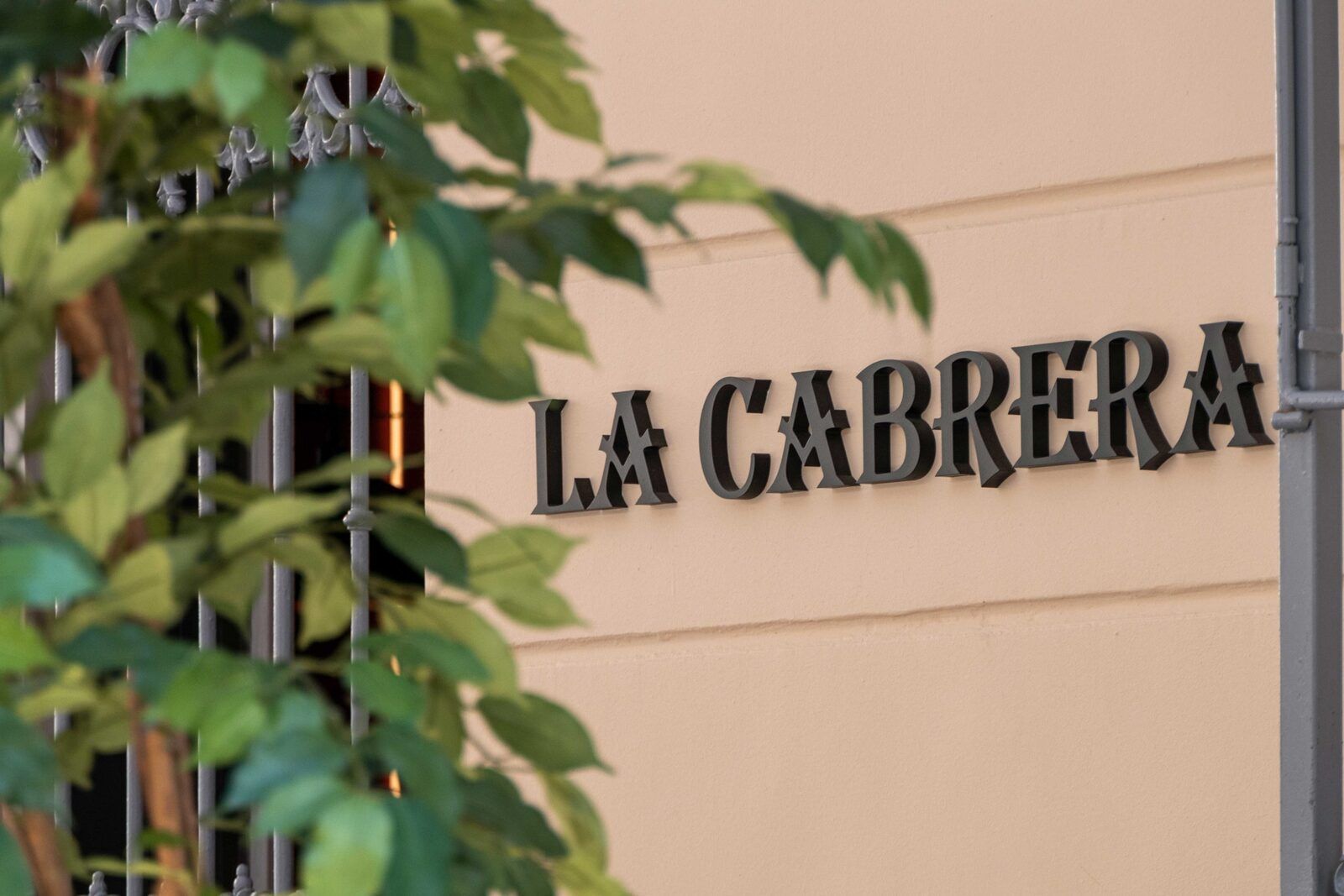 Restaurante LA CABRERA - Imagen 1